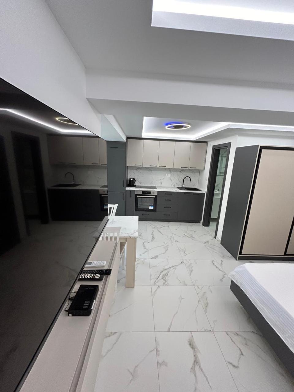 Merlin Prestige Apartments Будва Экстерьер фото